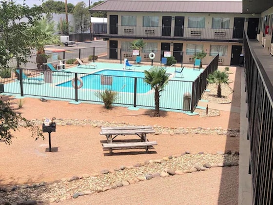 Gallery - Howard Johnson By Wyndham Odessa Tx