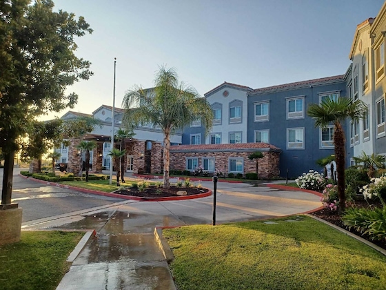 Gallery - Spark By Hilton Redlands