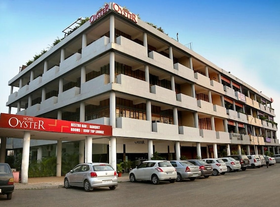 Gallery - Hotel Oyster