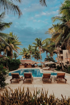 Gallery - Petit Lafitte Beach Front Hotel & Bungalows