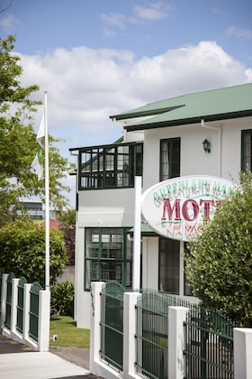 Gallery - Greenlane Manor Motel