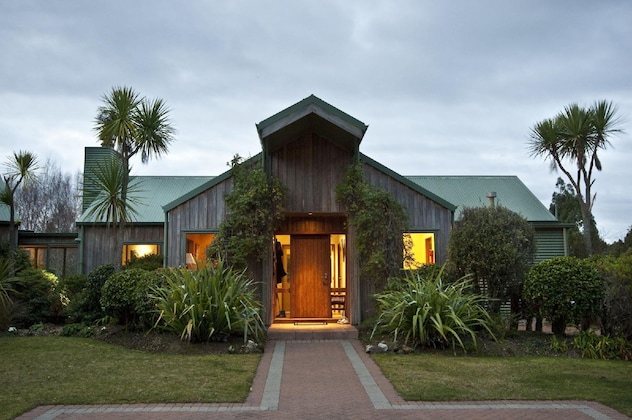 Gallery - Whakaipo Lodge