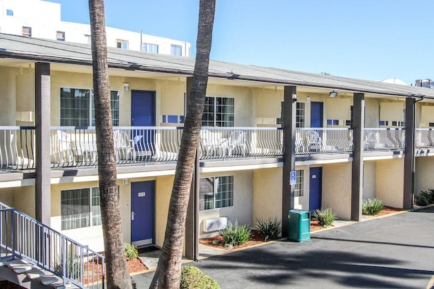Gallery - Motel 6 San Diego Airport Harbor