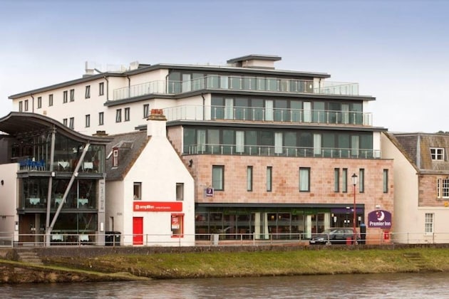 Gallery - Inverness Centre (River Ness)