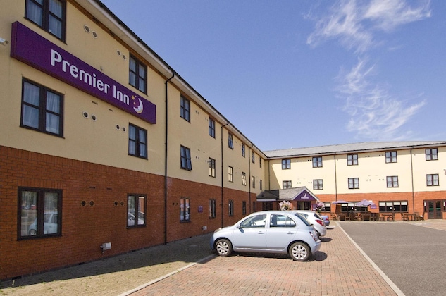 Gallery - Premier Inn Chichester South (Gate Leisure Park)