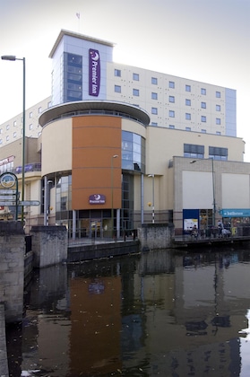 Gallery - Premier Inn Hemel Hempstead Central