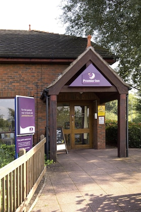 Gallery - Premier Inn West Bromwich