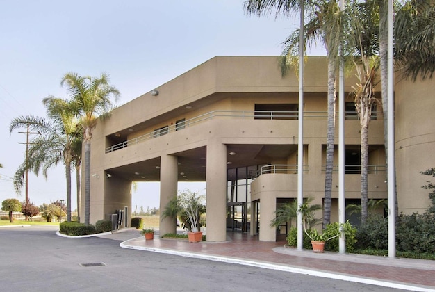 Gallery - Travelodge By Wyndham Commerce Los Angeles Area