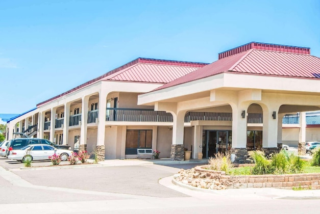 Gallery - Travelodge By Wyndham Pueblo
