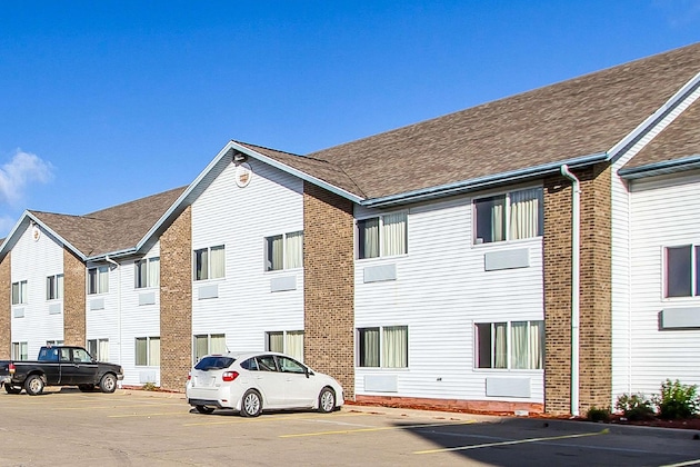 Gallery - Econo Lodge & Suites