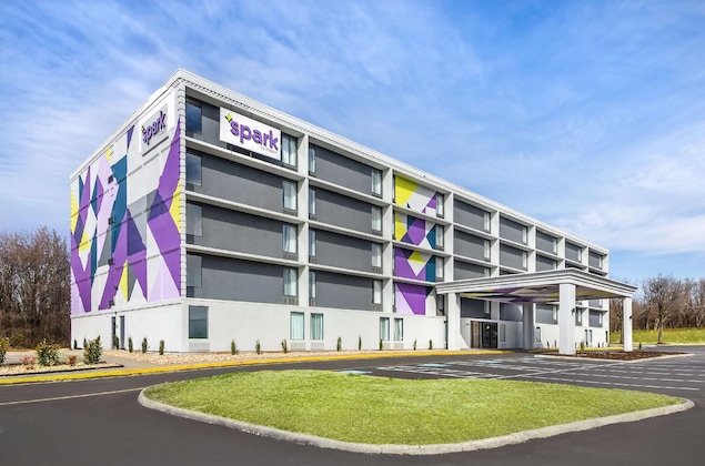 Gallery - Spark By Hilton Roanoke Airport