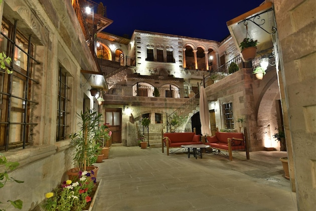 Gallery - Harman Cave Hotel