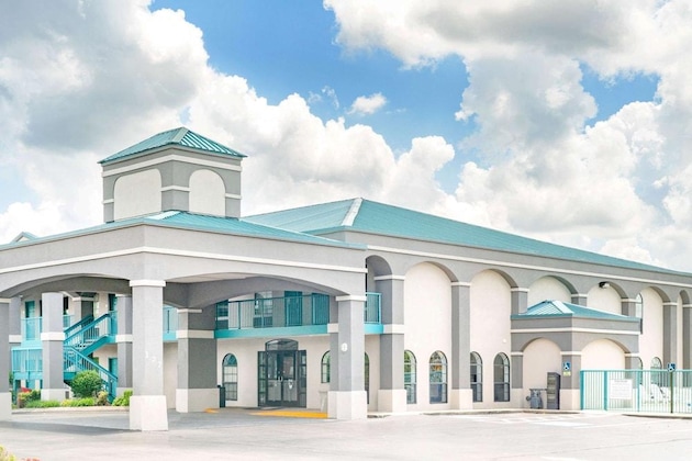 Gallery - Super 8 By Wyndham Murfreesboro