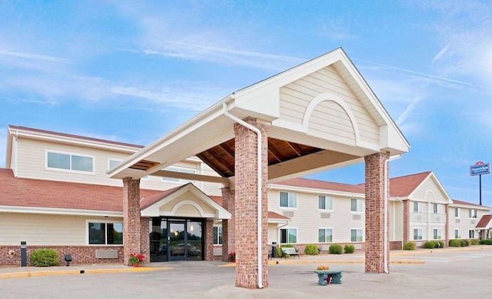Gallery - Americinn By Wyndham Manitowoc