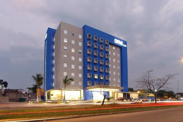 Gallery - One Villahermosa 2000