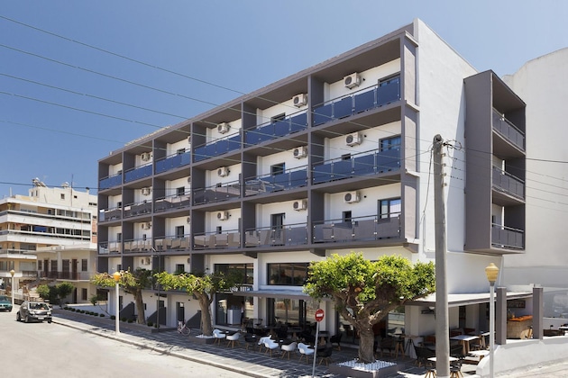 Gallery - Butterfly Hotel