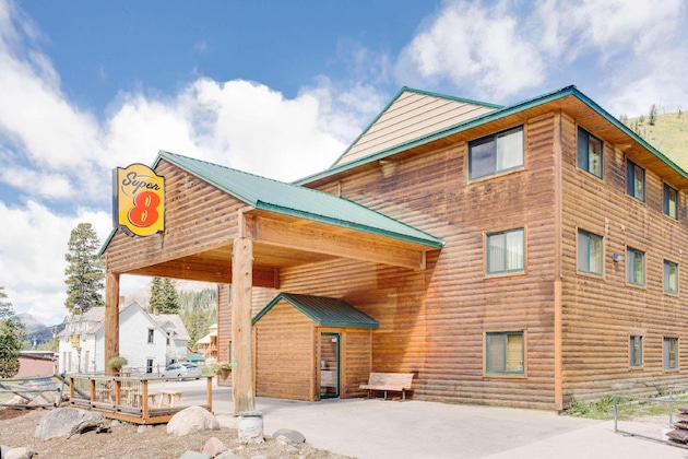 Gallery - Super 8 By Wyndham Cooke City Yellowstone Park