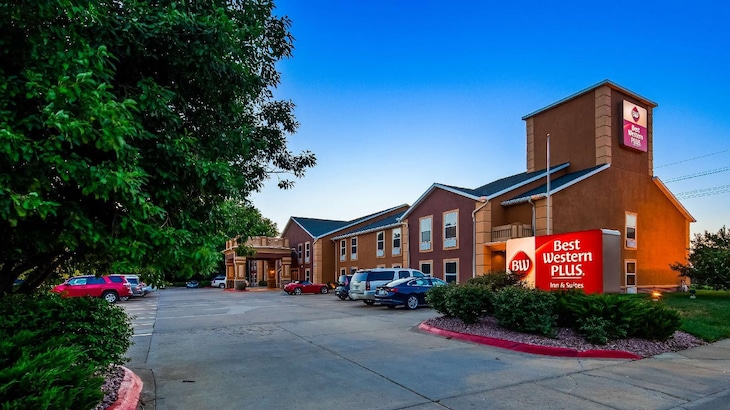 Gallery - Best Western Plus Midwest Inn & Suites