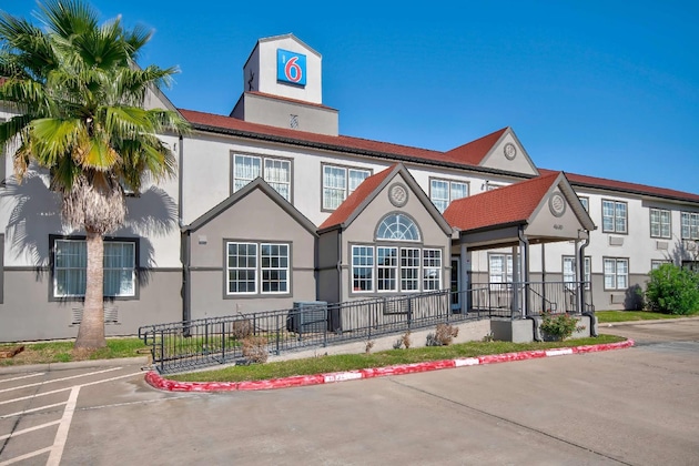 Gallery - Motel 6 Stafford, Tx – Sw Houston - Sugarland