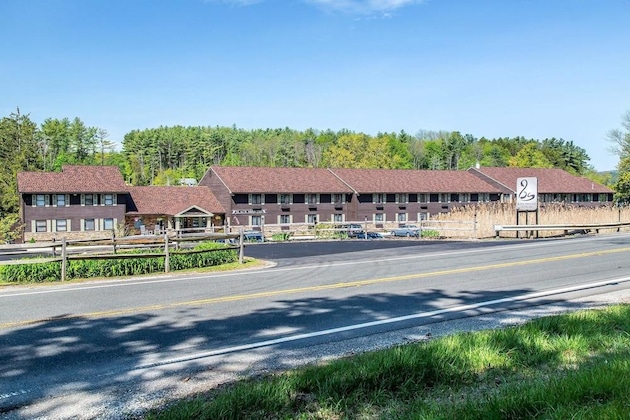 Gallery - Black Swan Inn Lee-Lenox - An Ascend Hotel Collection Hotel