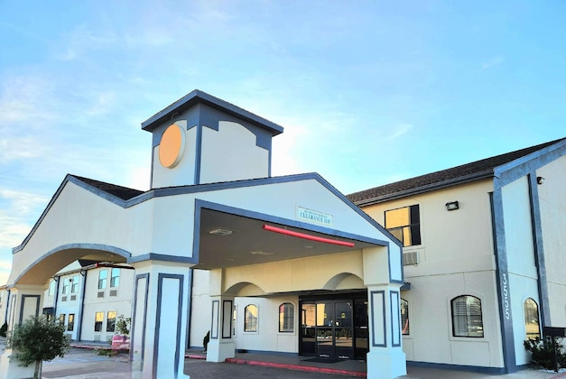 Gallery - Days Inn By Wyndham Rosenberg