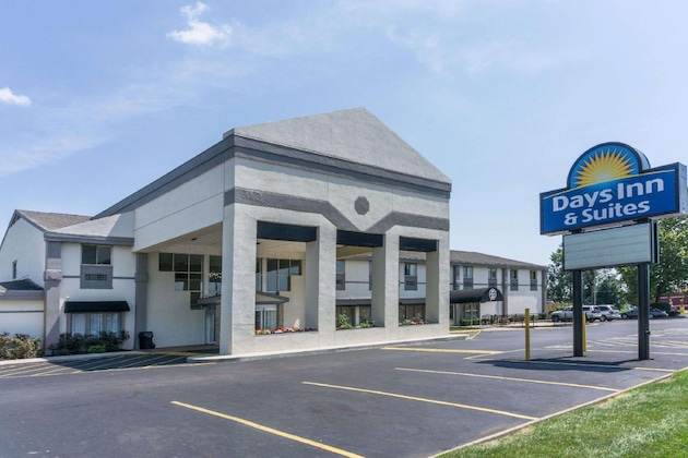 Gallery - Days Inn & Suites By Wyndham Columbus East Airport