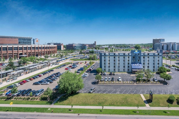 Gallery - Days Hotel By Wyndham University Avenue Southeast
