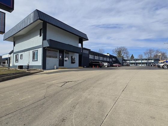 Gallery - Richmond Inn & Suites