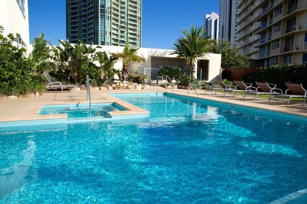 Gallery - Pacific Plaza Apartments