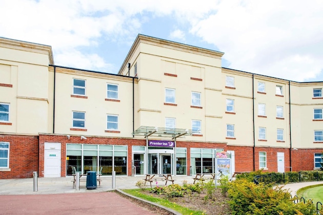 Gallery - Premier Inn Stoke Trentham Gardens