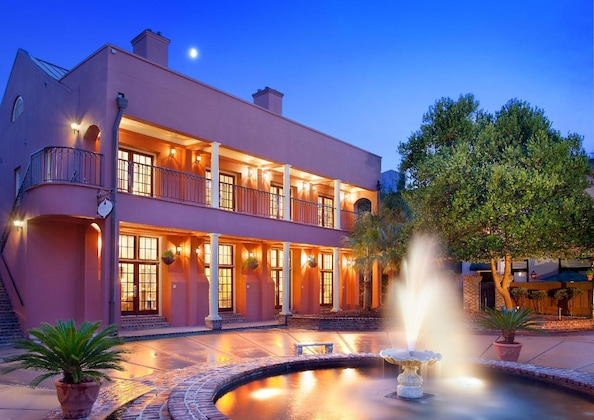 Gallery - Hilton Vacation Club Lodge Alley Inn Charleston
