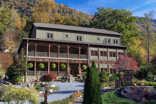 Gallery - The Esmeralda Inn At Lake Lure