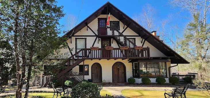 Gallery - Lily Creek Lodge
