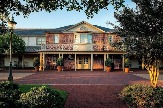 Gallery - Williamsburg Lodge, Autograph Collection