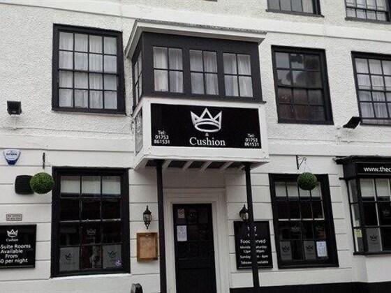 Gallery - The Crown And Cushion