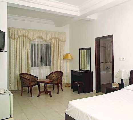 Gallery - His Majestys Hotel