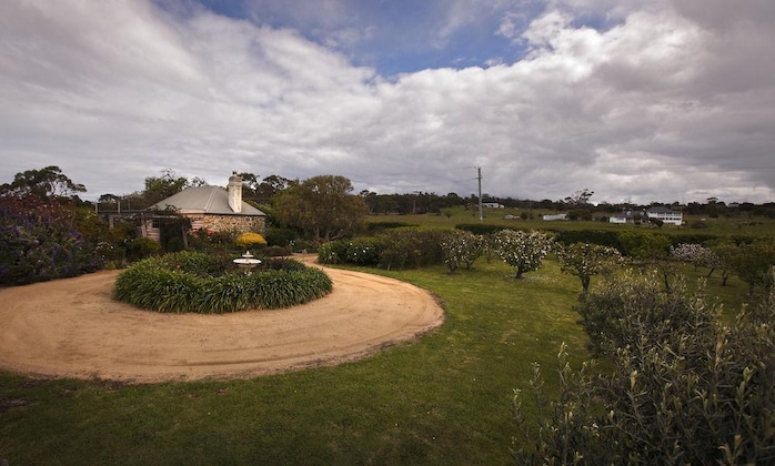 Gallery - Keefer's Cottage