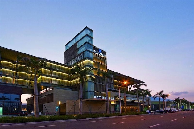 Gallery - Bay Breeze Hotel