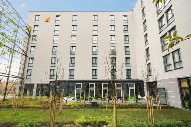Gallery - Super 8 By Wyndham Munich City West