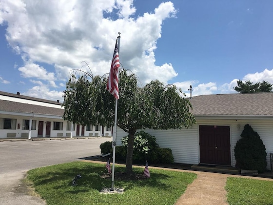 Gallery - Ambassador Inn And Suites