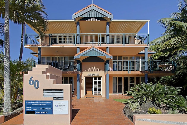 Gallery - Sea Breeze On Main Beach