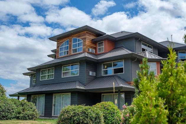 Gallery - Coast Parksville Hotel