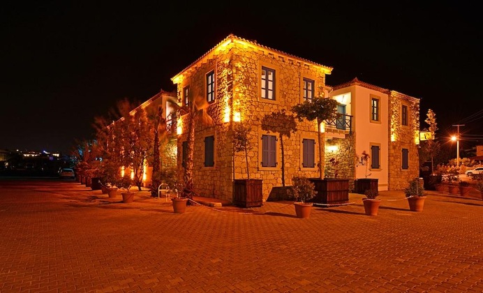 Gallery - Bay C Hotel
