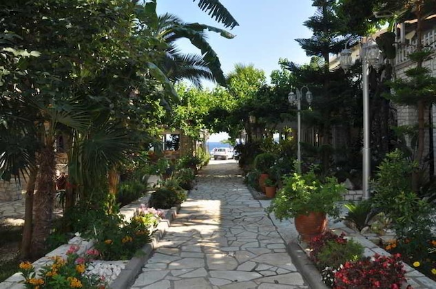 Gallery - Rouda Bay Hotel