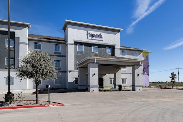 Gallery - Spark By Hilton Midland South