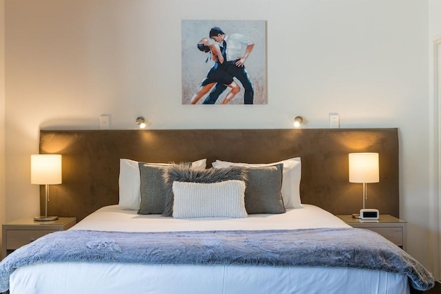 Gallery - Century Park Motor Lodge