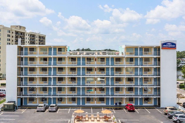 Gallery - Howard Johnson By Wyndham Virginia Beach At The Beach