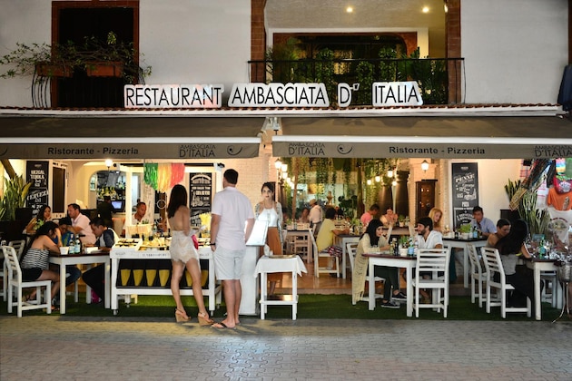 Gallery - Unic Design Hotel - Near Mamitas Beach Club