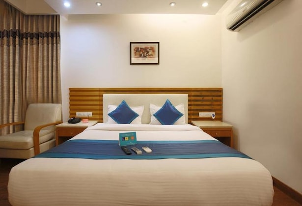 Gallery - Fabhotel Cyber Park