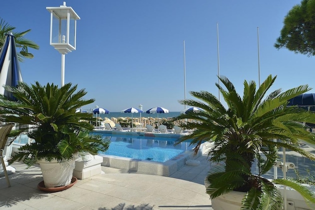 Gallery - Hotel Anthony